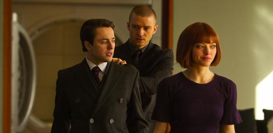 Justin Timberlake and Amanda Seyfried in In Time