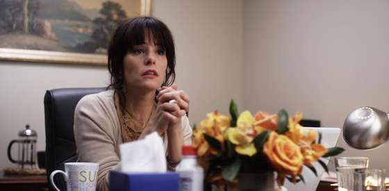 Parker Posey and Eric Mabius  in Price Check