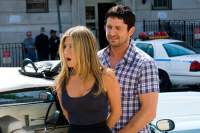 Jennifer Aniston & Gerard Butler in the movie The Bounty Hunter