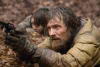 Viggo Mortensen & Kodi Smit-McPhee in the movie The Road