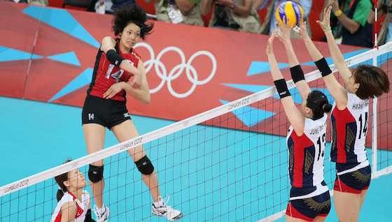 Japan's Sakoda (left) was a menace to Korea at the net, throughout the London 2012 bronze medal match