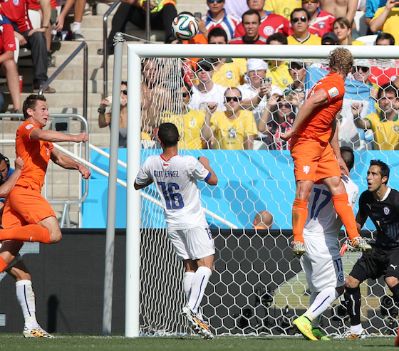 2014 World Cup Photos - Netherlands v Chile - Group B - 2014 FIFA World Cup Brazil - 2014 FIFA World Cup Brazil | World Cup