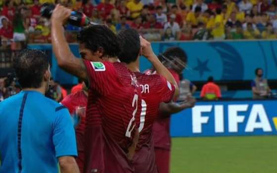 USA - Portugal Match Pauses For First Ever World Cup Water Break | World Cup