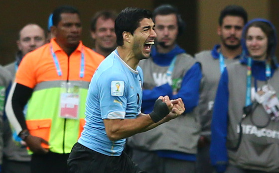 Luis Suarez Returns to Lead Uruguay over England 2-1 | World Cup