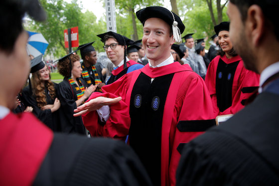 Facebook's Zuckerberg Urges Harvard Grads to Contemplate Risk