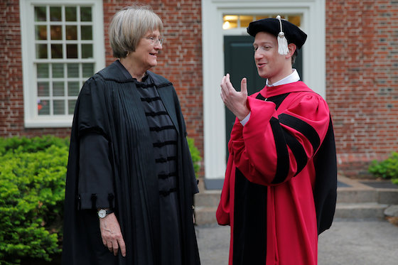 Facebook's Zuckerberg Urges Harvard Grads to Contemplate Risk