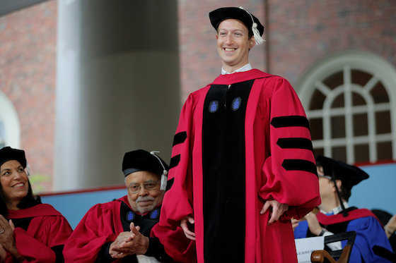Facebook's Zuckerberg Urges Harvard Grads to Contemplate Risk