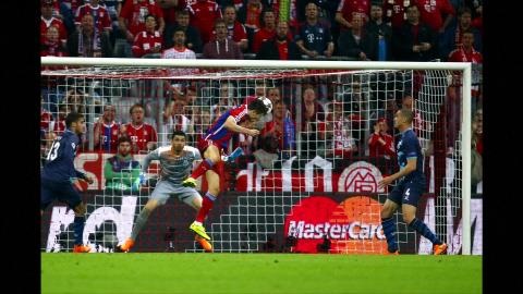 Bayern Munich Destroys Porto 6-1 to Reach Champions League Semi-Finals