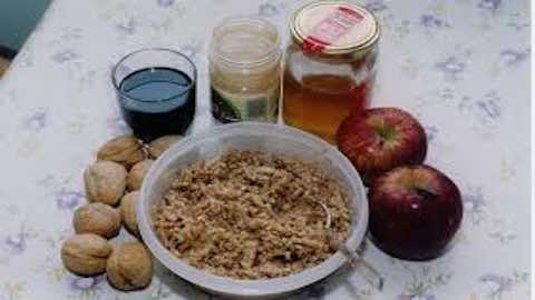 Apple and Toasted Walnut Charoset