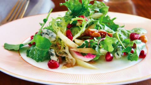 Autumn Salad with Apples, Pomegranate and Candied Walnuts