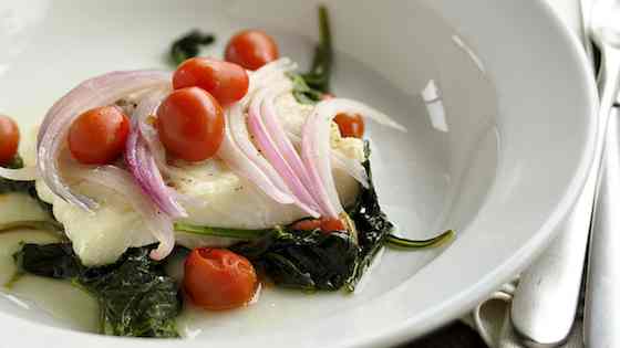 Baked Fish, Spinach and Tomatoes in Foil Packets Recipe