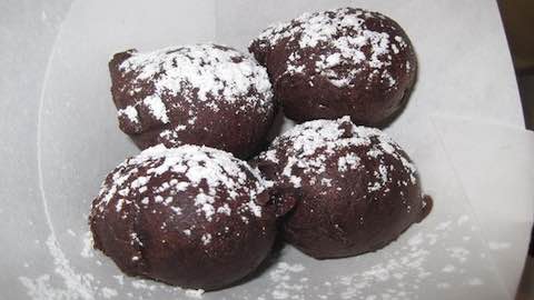Bite-sized Donuts: Chocolate Beignets