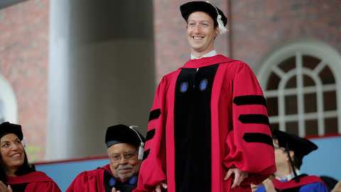 Facebook's Zuckerberg Urges Harvard Grads to Contemplate Risk