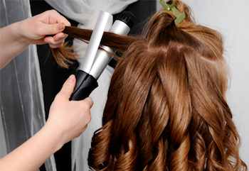 Top Hairstyles to Do With a Curling Iron