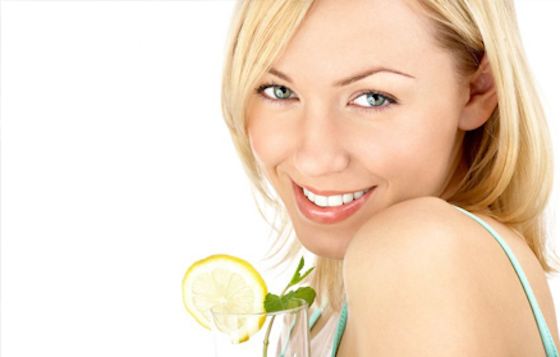 Drinking water with fresh-squeezed lemons helps you stay healthy