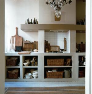 Informal, open shelving in the kitchen needn't be synonymous with clutter