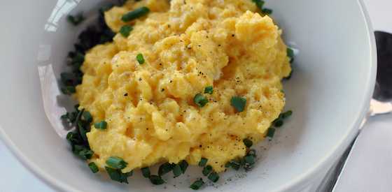 How To Make Creamy, Luscious Scrambled Eggs 