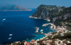 From Annacapri, you get spectacular views over the Bay of Naples and the surrounding islands.