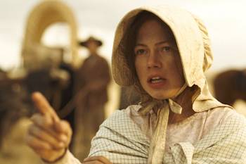 Michelle Williams and Bruce Greenwood   in Meek's Cutoff