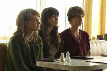 Carey Mulligan & Andrew Garfield  in the movie Never Let Me Go