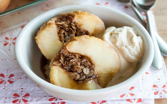 Oatmeal-Brown Sugar Baked Apples Recipe