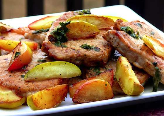 Pork Cutlets with Sweet and Sour Apples Recipe