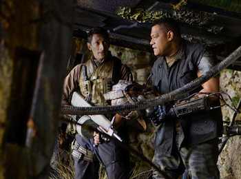 Adrien Brody & Laurence Fishburne in the movie Predators