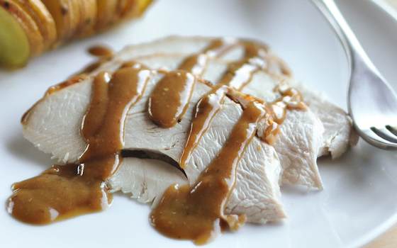Thanksgiving Tutorial: Quick Turkey Gravy Recipe 