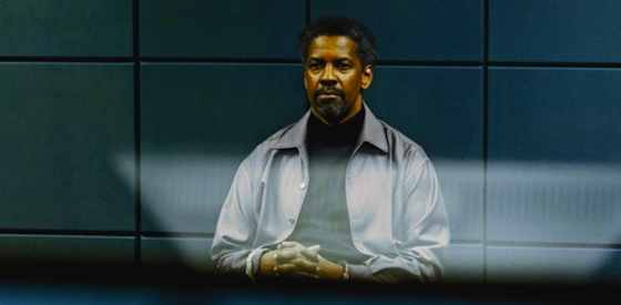 Denzel Washington and Ryan Reynoldsin Safe House
