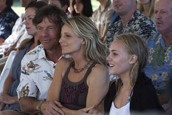 Anna Sophia Robb and Lorraine Nicholson   in Soul Surfer