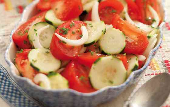 Summer Tomato, Onion and Cucumber Salad Recipe