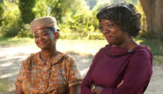 Emma Stone and Viola Davis in The Help