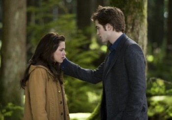 Kristen Stewart & Robert Pattinson in the movie The Twilight Saga: New Moon