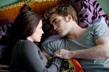 Kristen Stewart & Robert Pattinson in the movie Twilight: Eclipse