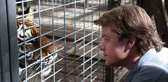 Matt Damon and Scarlett Johanssonin We Bought a Zoo