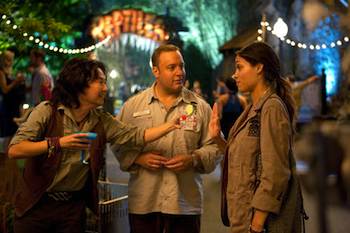 Kevin James and Rosario Dawson in Zookeeper