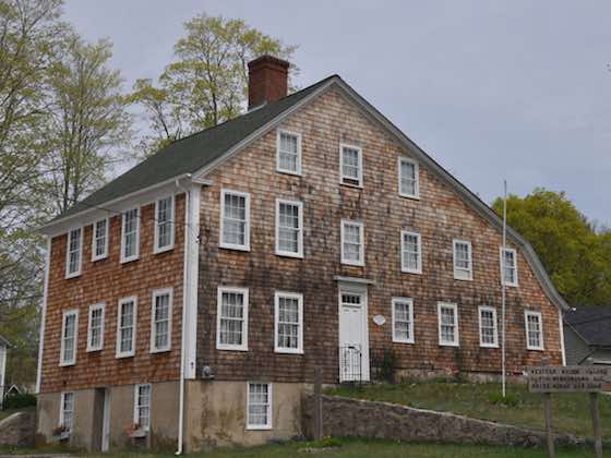 10 of the Most Haunted Places in New England  