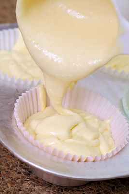 Wolfgang Puck's Lemon Cupcakes with Lemon Syrup Recipe